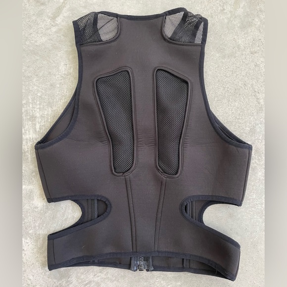 Nasty Gal black tech wear tank top - Picture 3 of 3